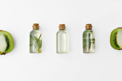 Essential oils and natural ingredients used in car air fresheners